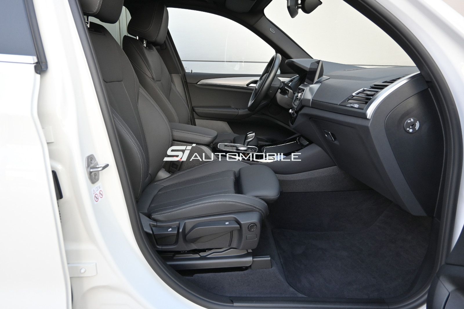Fahrzeugabbildung BMW X3 xDr20d °AHK°M SPORT LENKRAD°STANDHEIZUNG°360°