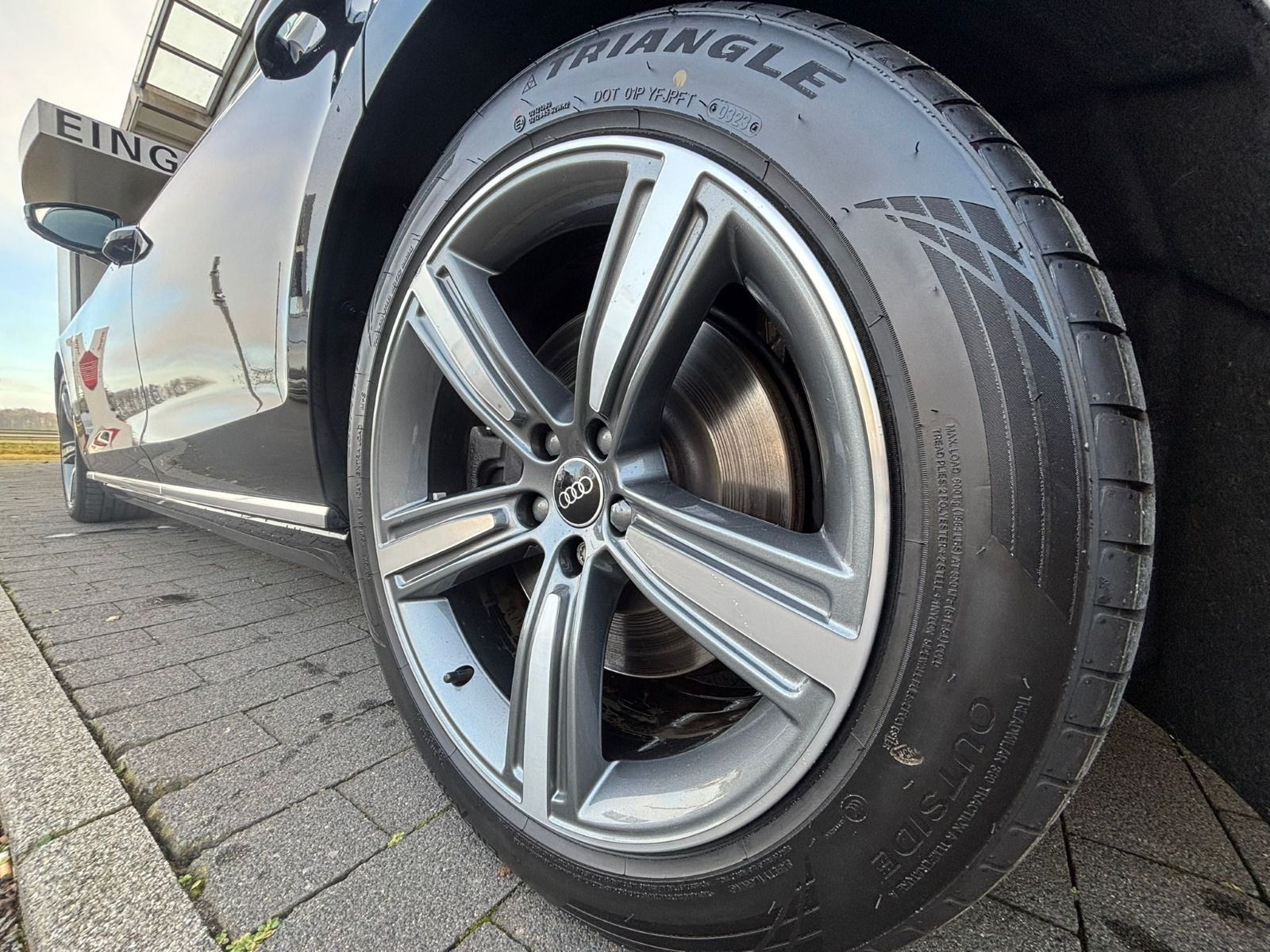 Audi A8 - Bild 8