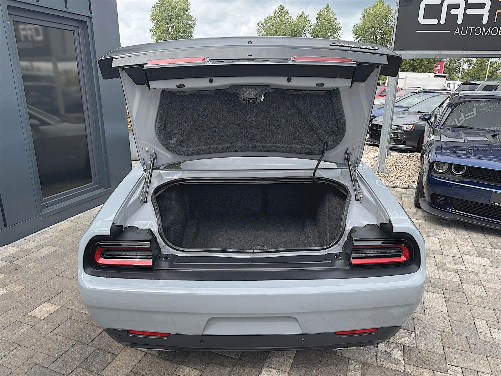 Fahrzeugabbildung Dodge Challenger 6.4 V8 SRT R/T SCATPACK WIDEBODY 50TH