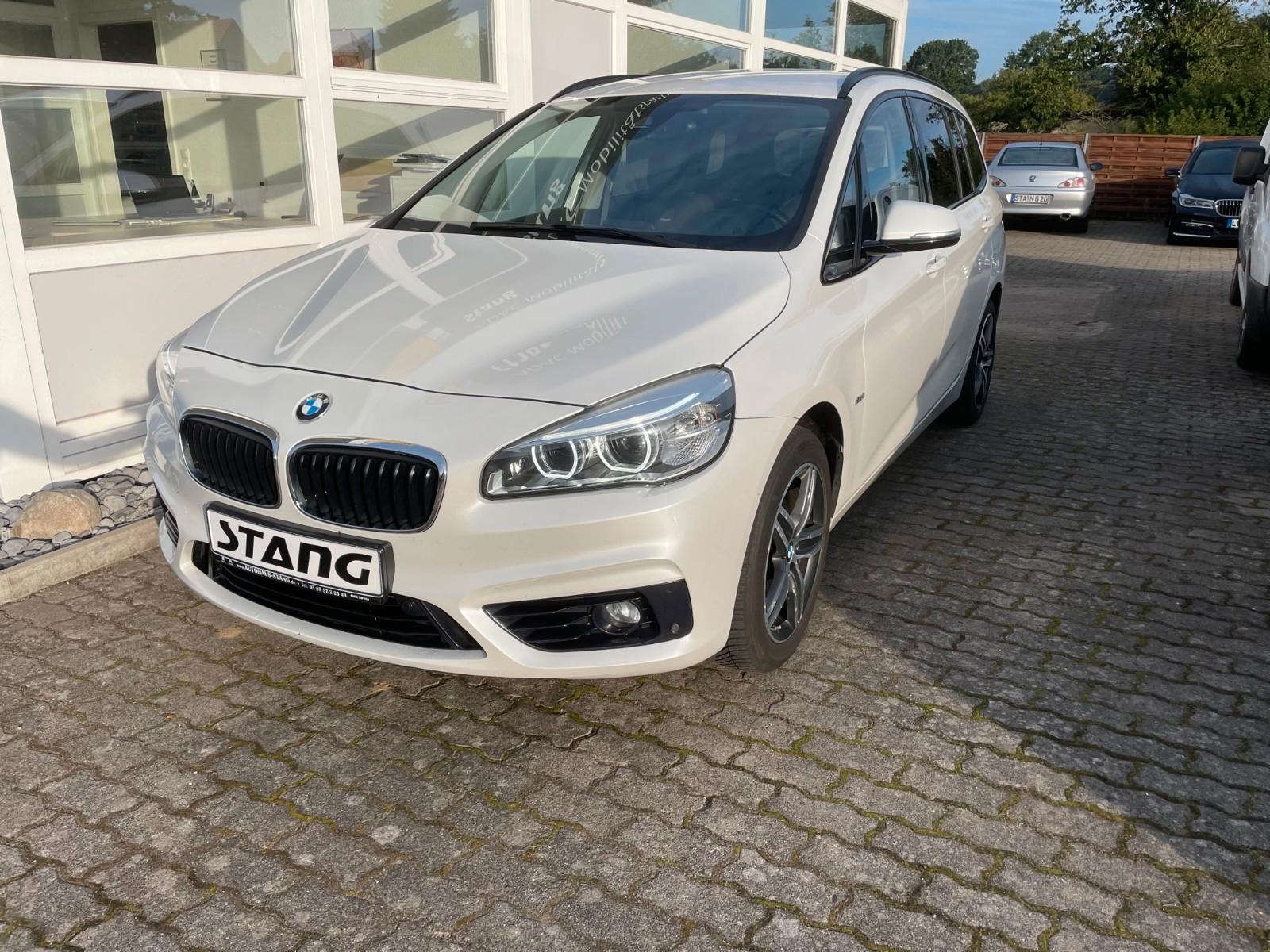BMW 218d Aut. Sport Line / 7 Sitzer / LED / Navi