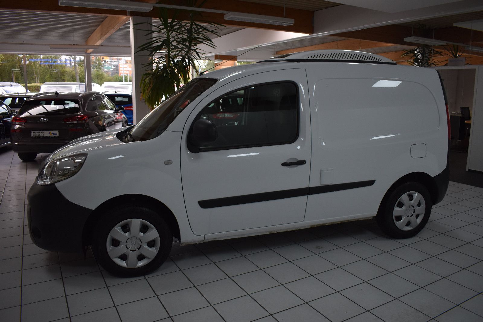 Fahrzeugabbildung Renault Kangoo *Kühlwagen, Stand- und Fahrkühlung*