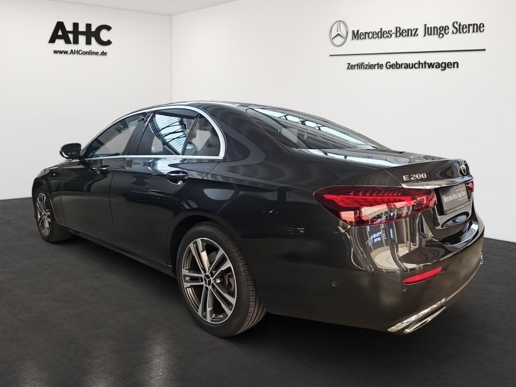 Fahrzeugabbildung Mercedes-Benz E 200 Avantg. Navi LED SHZ Schiebedach KAM DAB