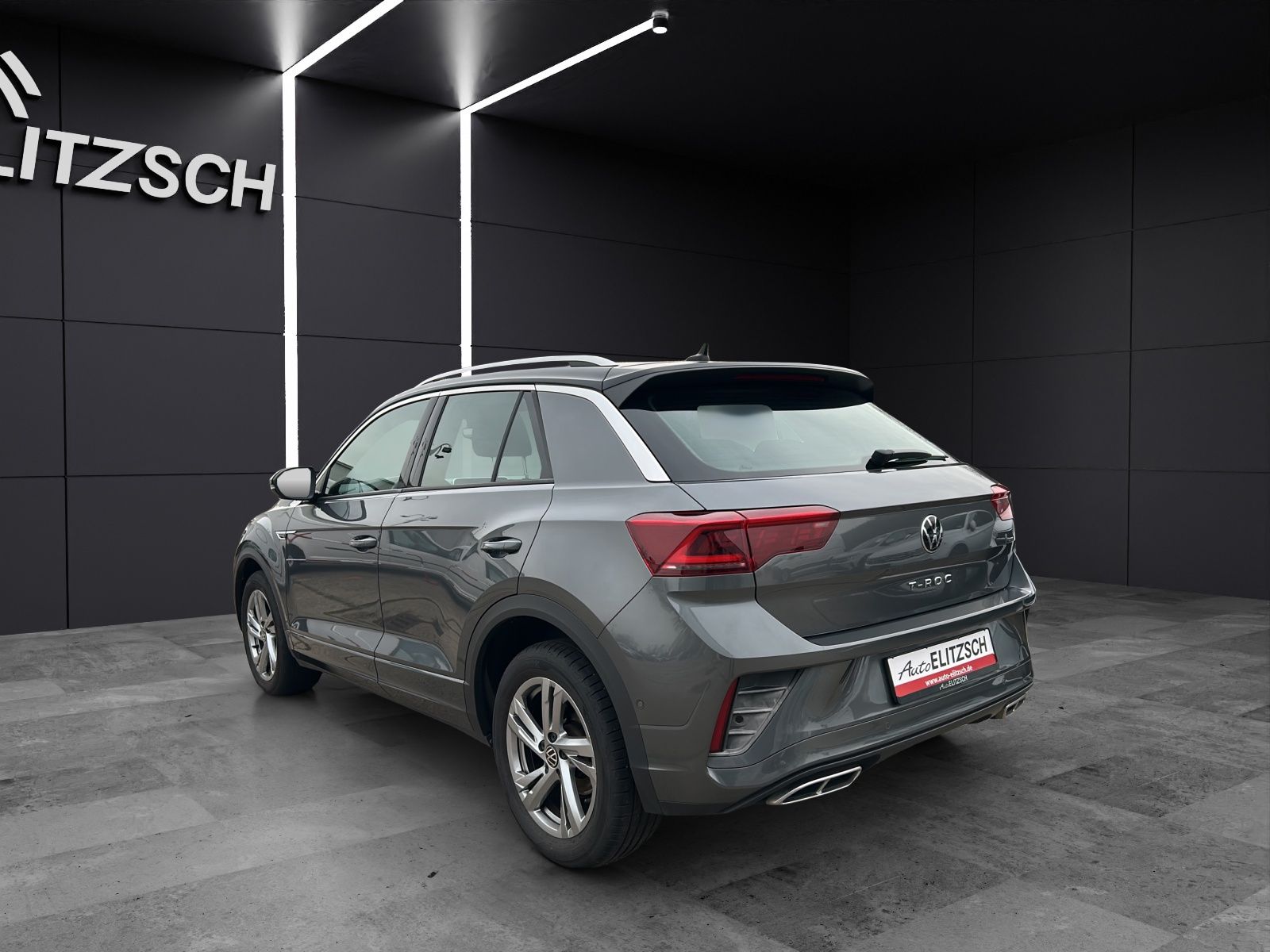 Fahrzeugabbildung Volkswagen T-Roc R-Line TSI DSG IQ.Light ACC STH SH LRHzg R