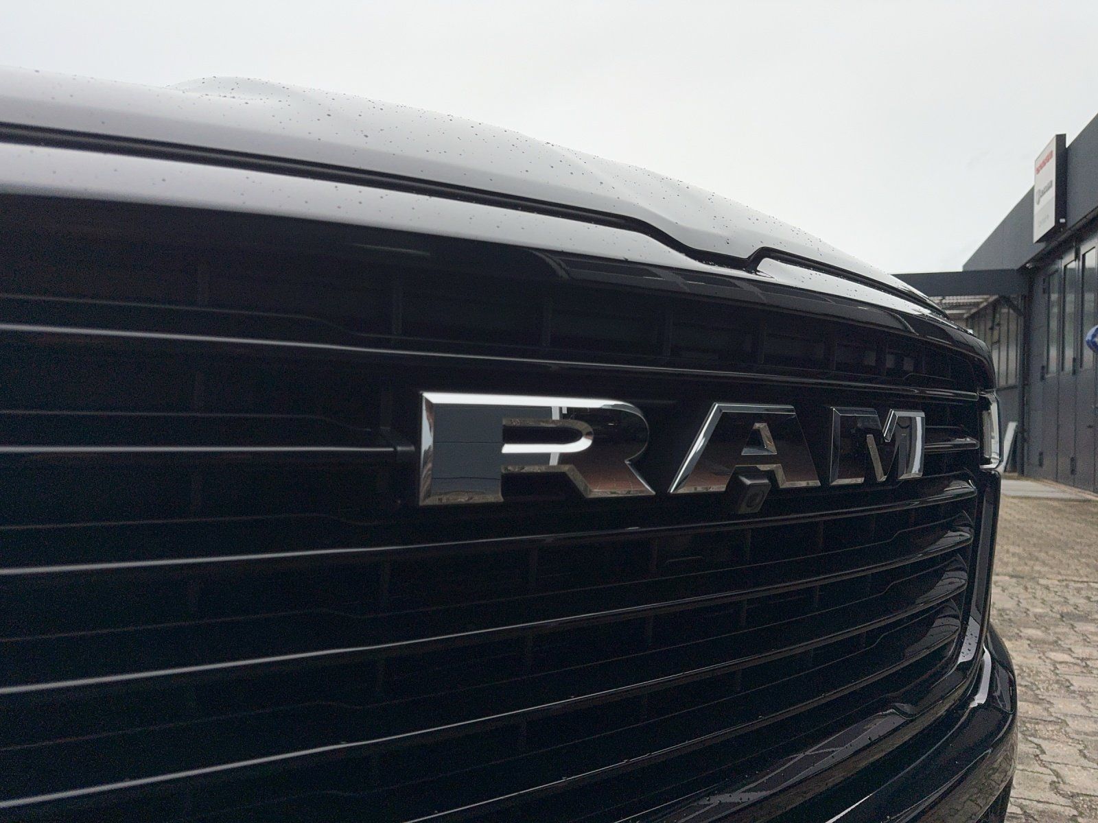 Fahrzeugabbildung Dodge RAM 1500 Laramie Sport HURRICANE AHK 3500/LPG/