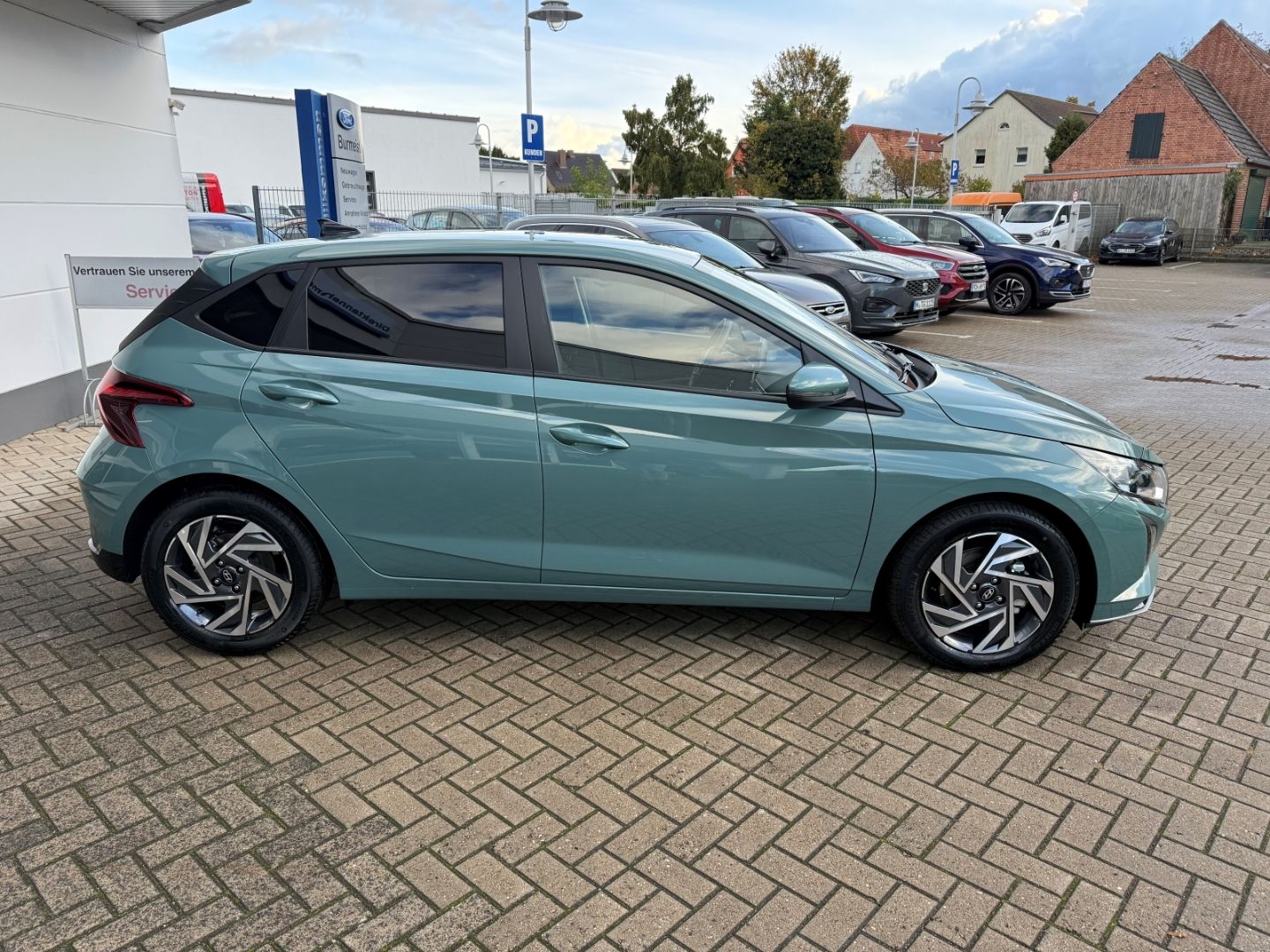 HYUNDAI i20 Select Family Navi Apple CarPlay Android Aut - Image 7