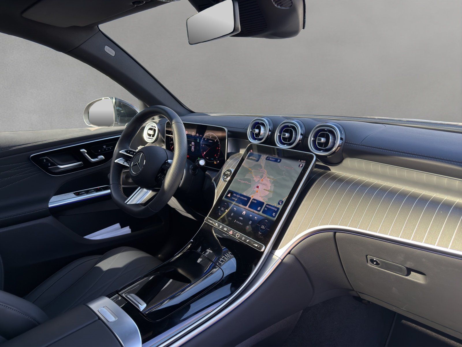 Fahrzeugabbildung Mercedes-Benz GLC450d AMG Editi AIRMATIC Pano DISTR Standh AHK