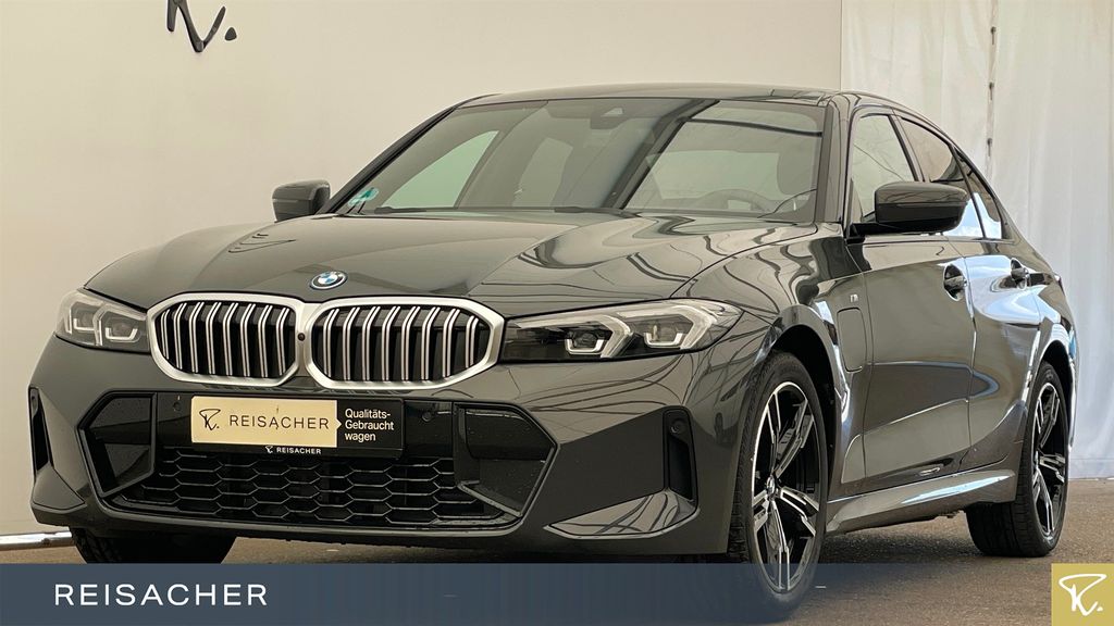 BMW 330 — hlavná fotografia