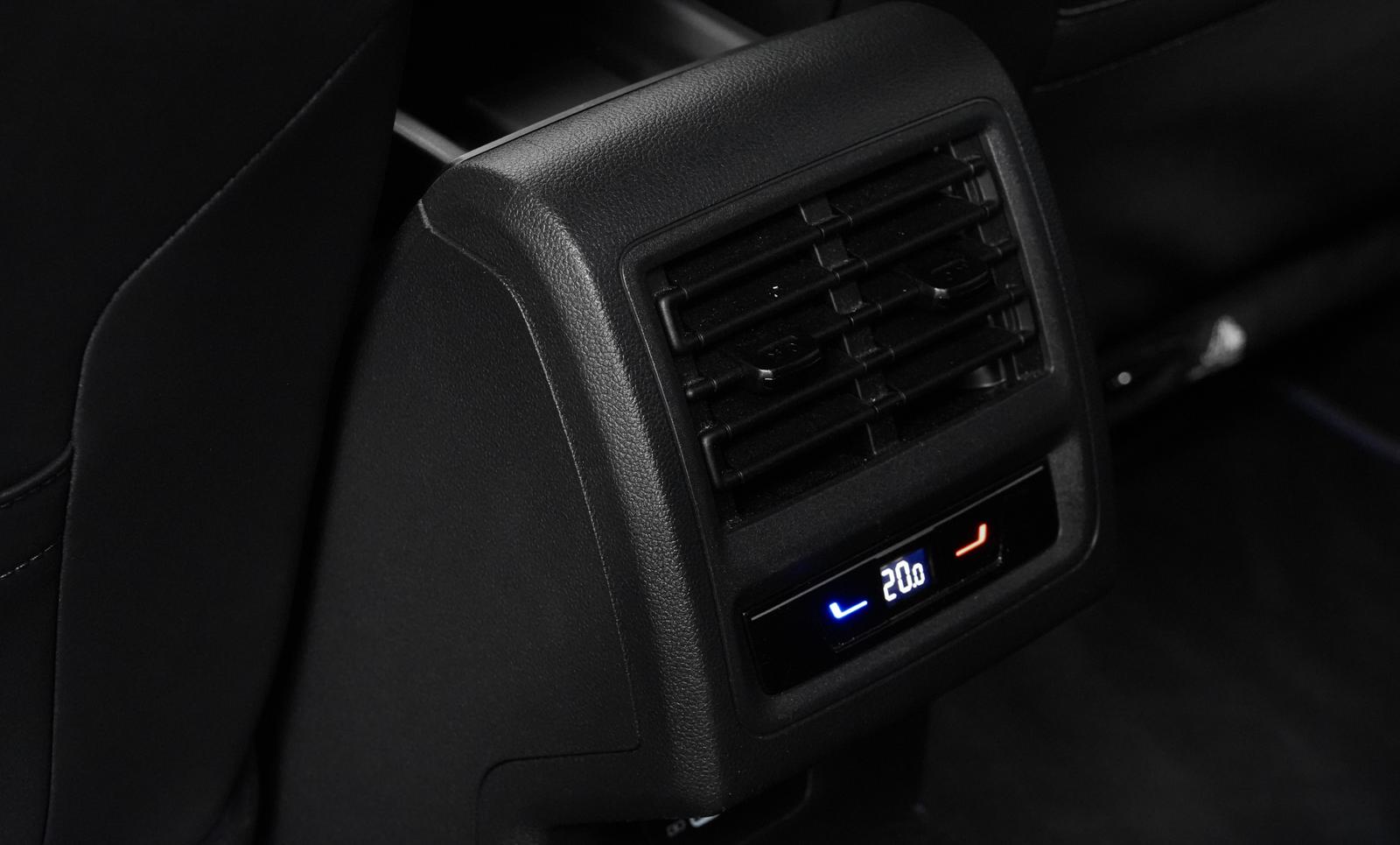 Volkswagen Golf VIII R 4M*PERFORMANCE*HK*R.KAM*LEDER*NAVI, миниатюра 29