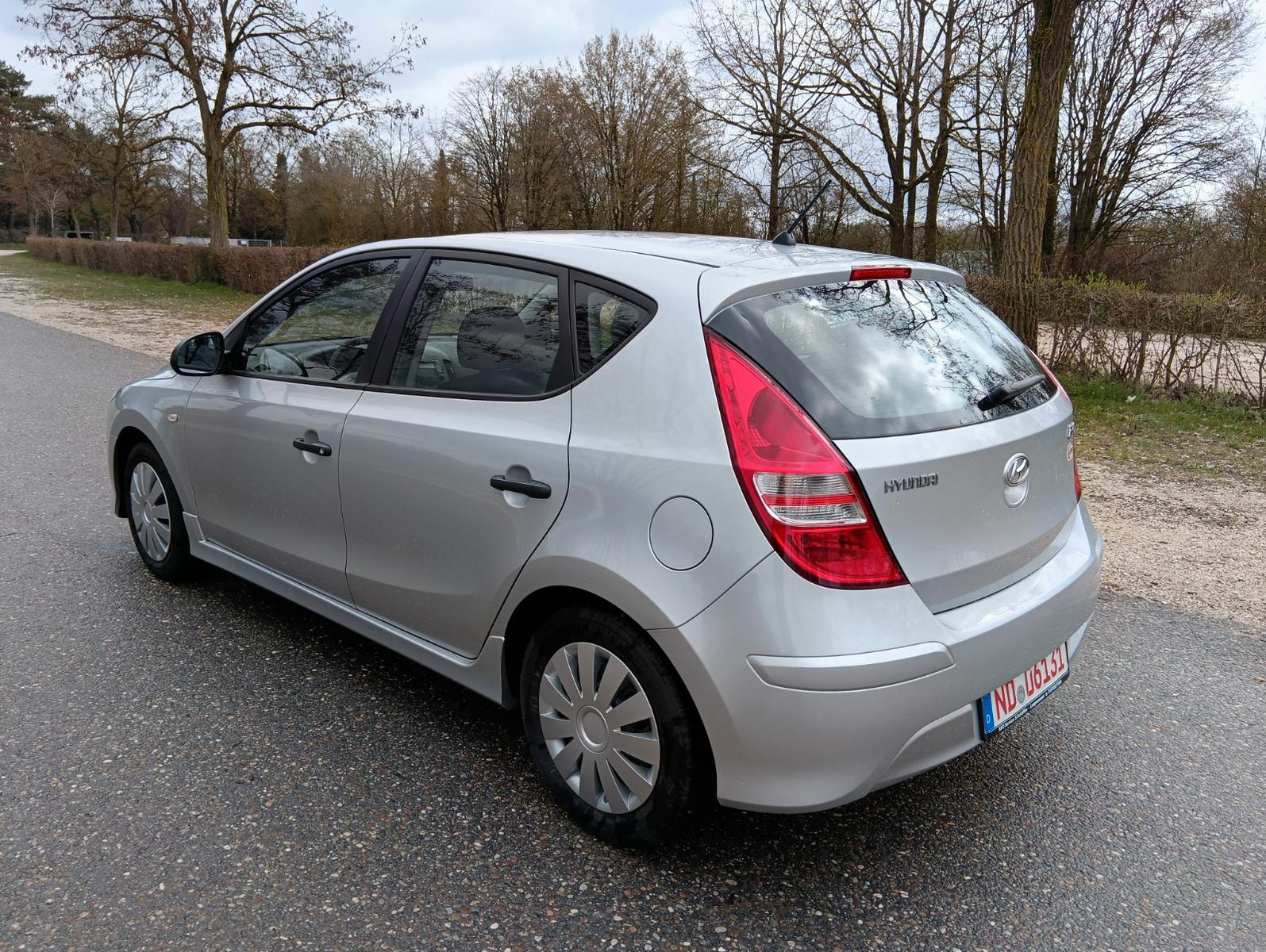 Hyundai i30 1.4 FIFA WM Edition*KD+HU NEU*KLIMA*