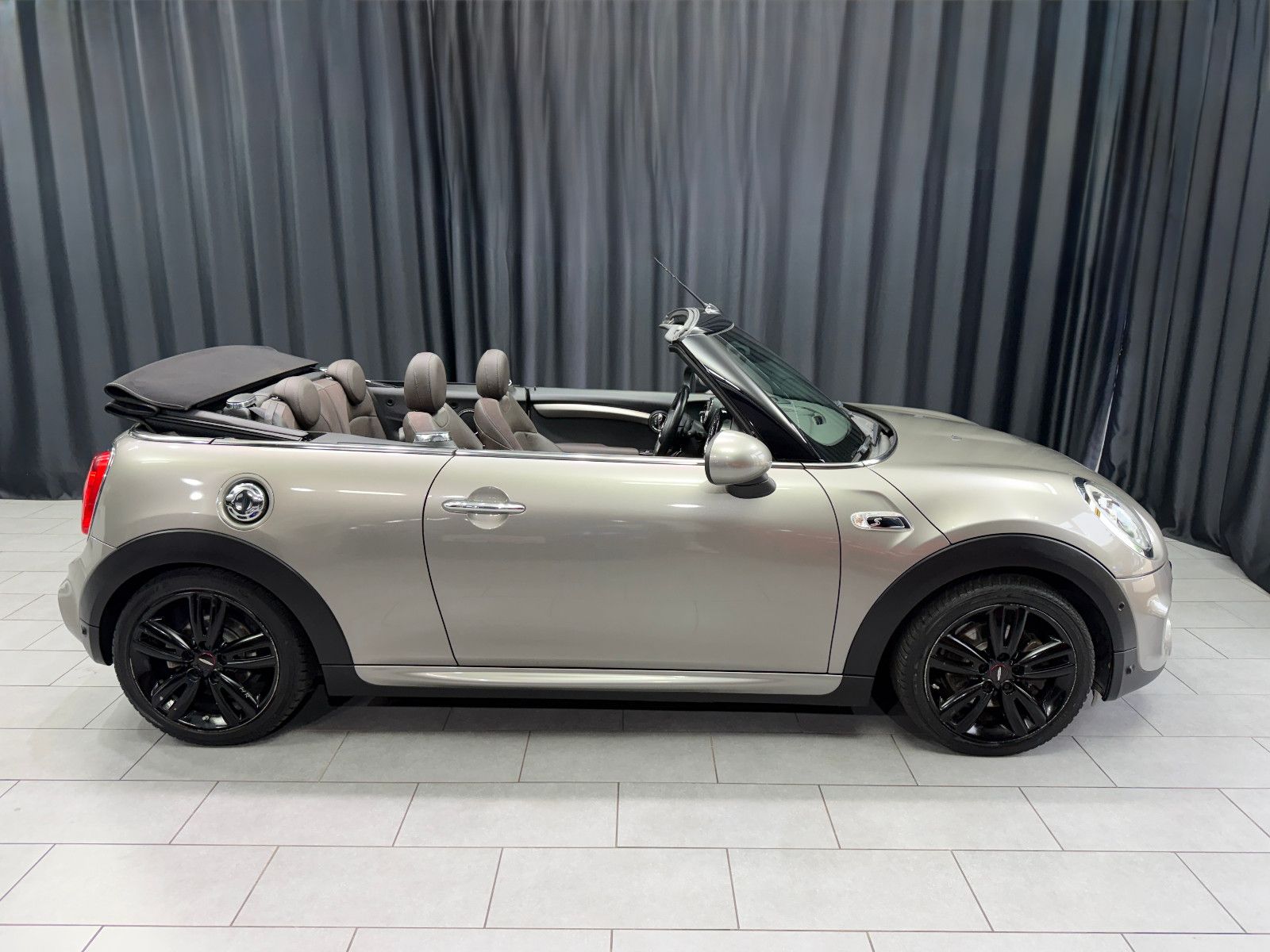 Fahrzeugabbildung MINI Cooper S Cabrio |AUTOMATIK|HuD|RF-KAMERA|LED