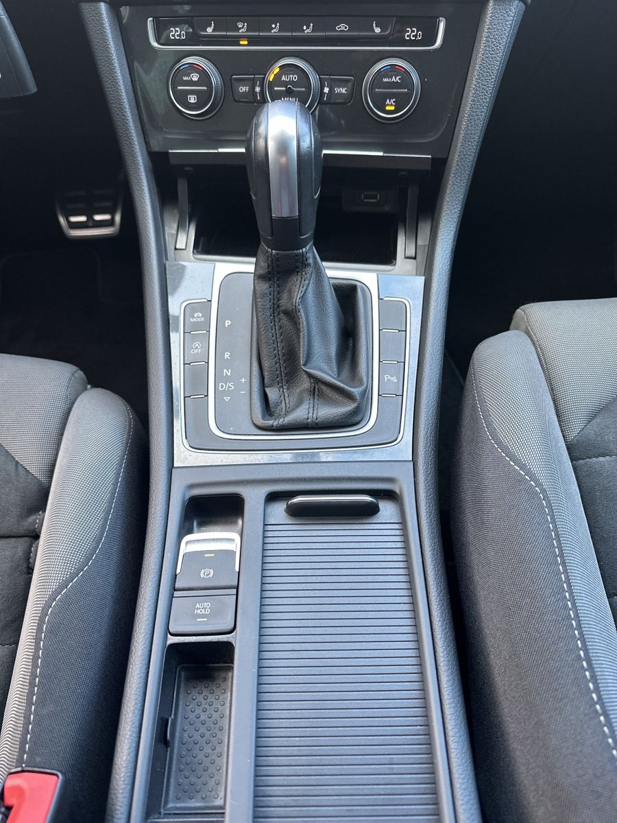 Fahrzeugabbildung Volkswagen Golf Alltrack 2.0 TDI 4M DSG NAV+LED+ACC+18ZO+PP