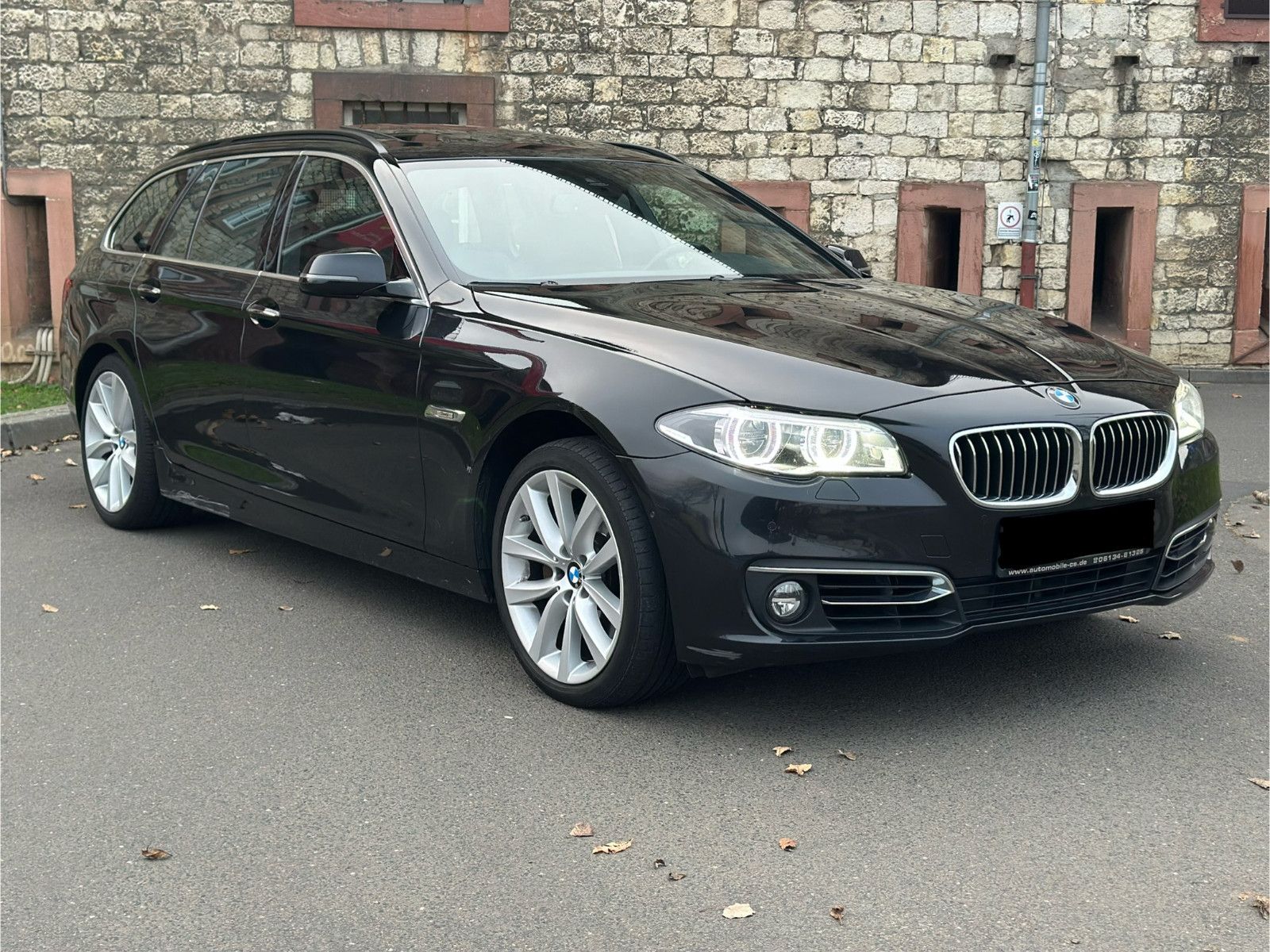 Fahrzeugabbildung BMW 530d xDRIVE TOURING LUXURY LINE*MOD.2015+PANO.*