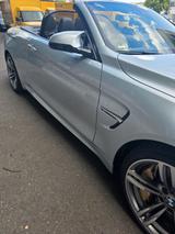BMW LIEBHABERFAHRZEUG / M4 Cabrio M4 - silberne BMW M4
