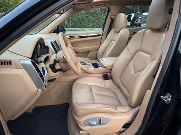 Porsche Cayenne - 7