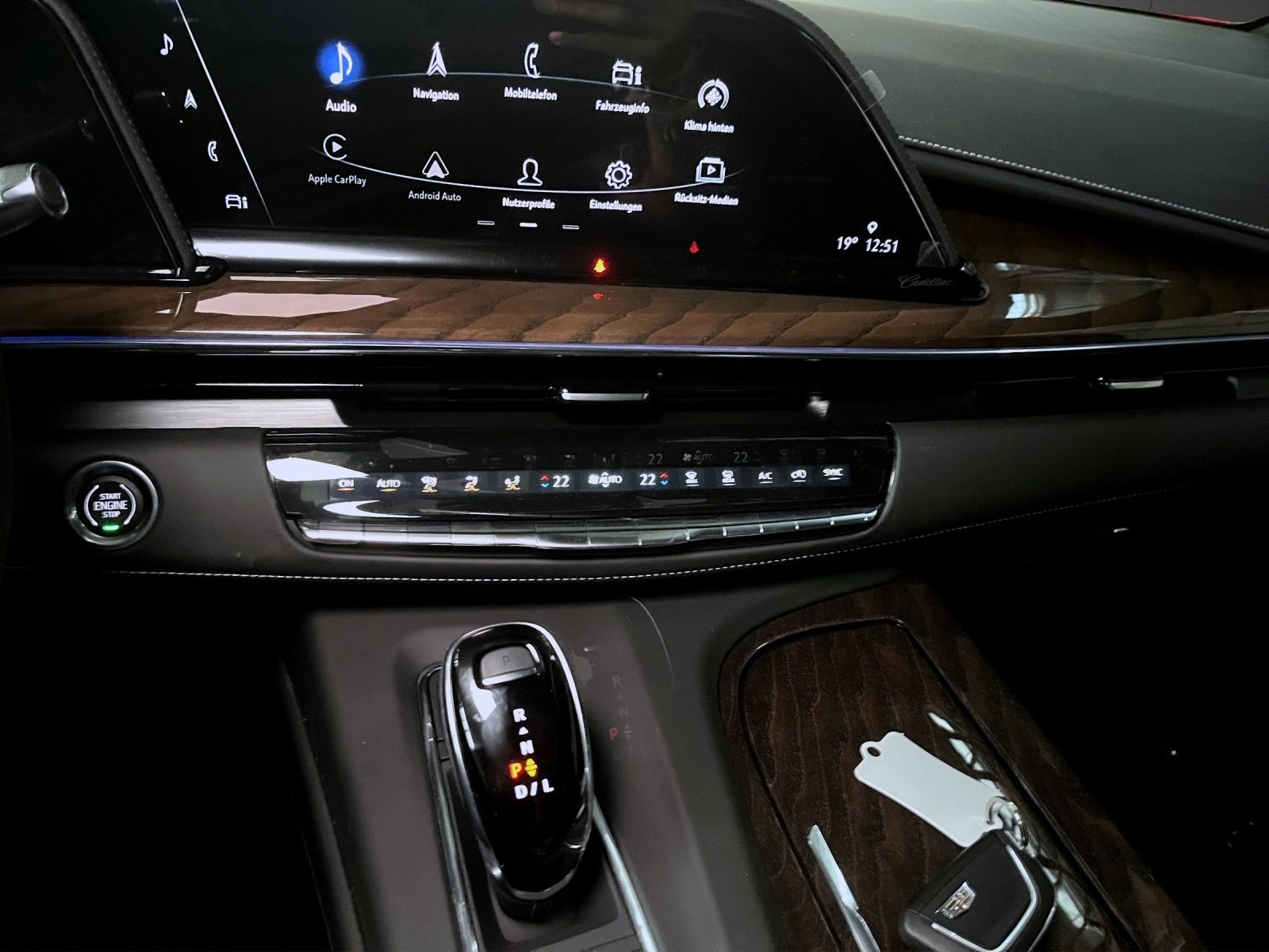 Cadillac Escalade - Bild 13