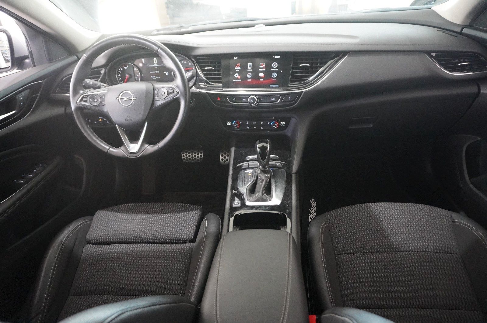 Fahrzeugabbildung Opel Insignia B ST 1.5T DYNAM. NAVI/LED/KAMERA/VIRTU.