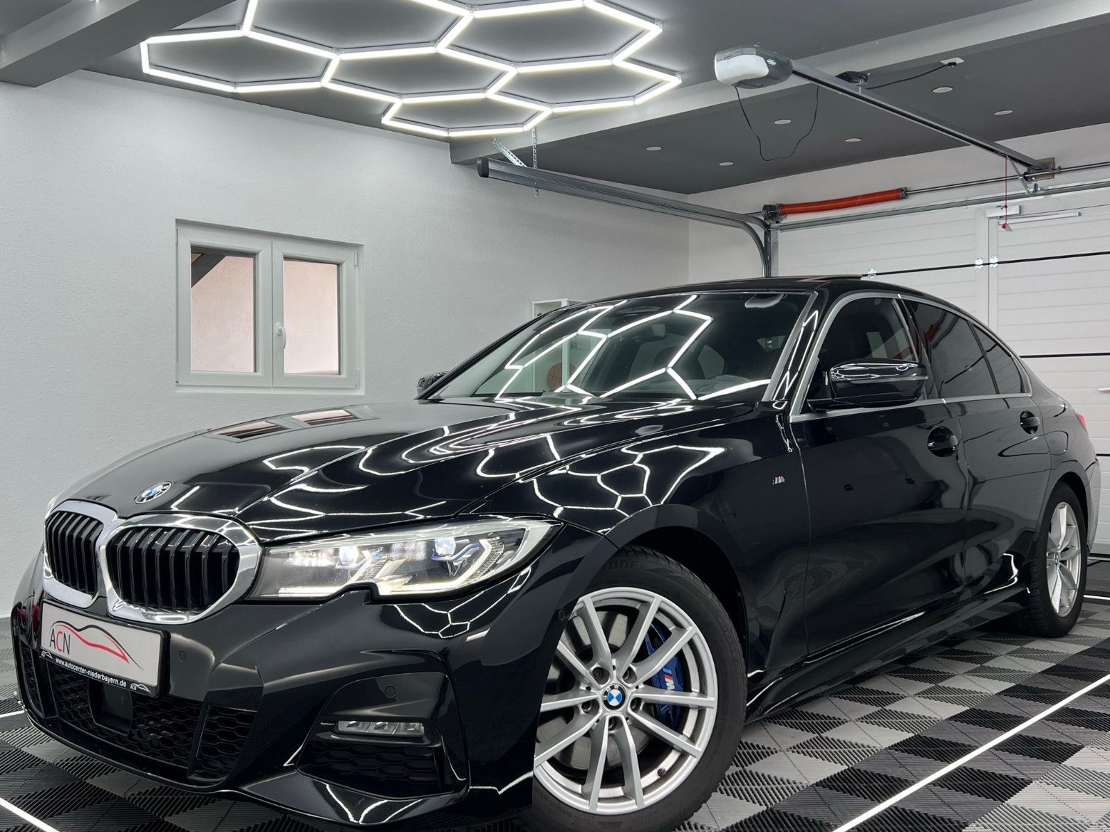 Fahrzeugabbildung BMW 330 i M Sport/LASER/eGSD/HuD/VRTL COCKPIT/DE FZG