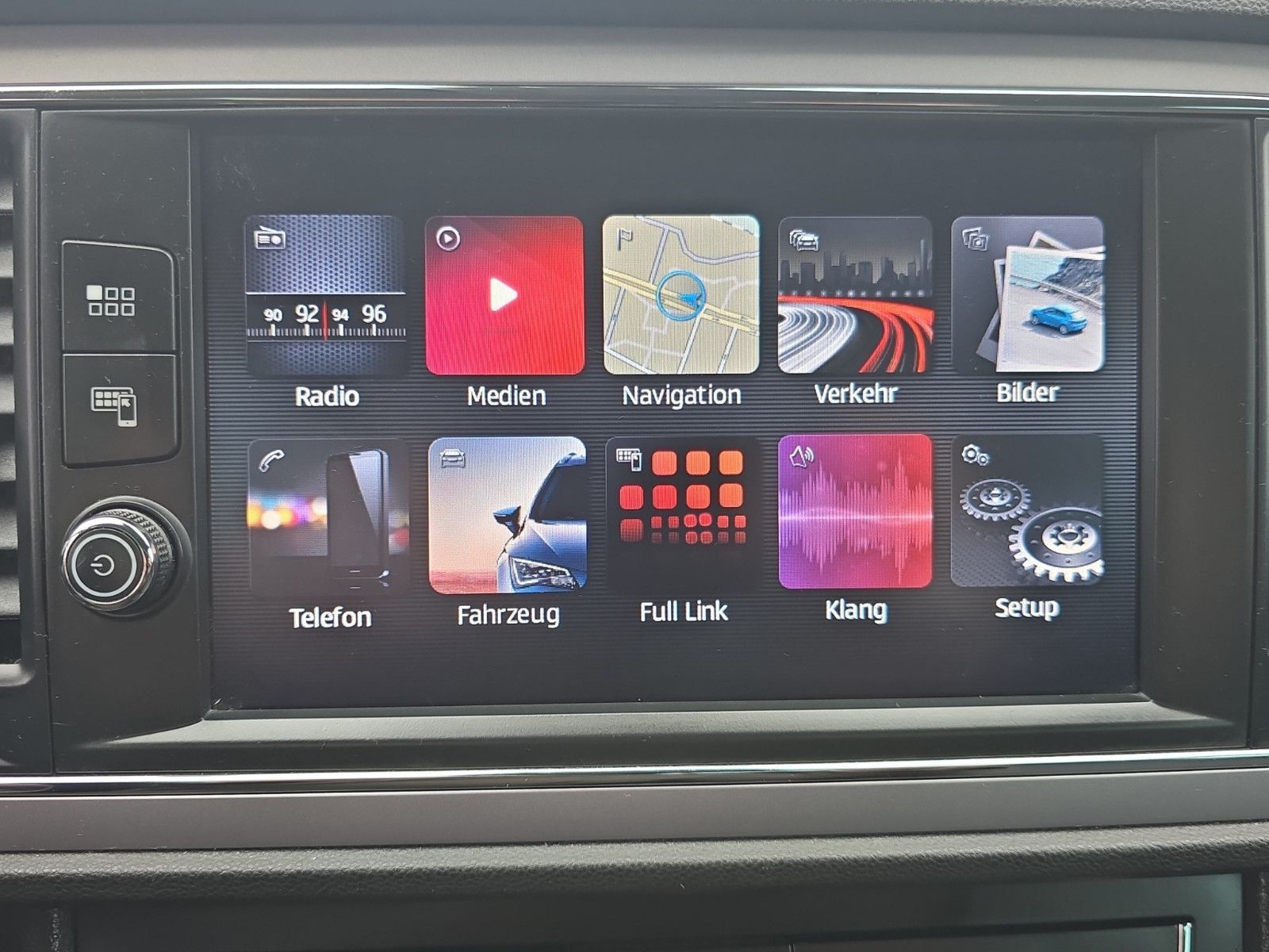 Fahrzeugabbildung SEAT Leon ST Style/VOLL LED/SEAT SOUND/FULL LINK/NAVI