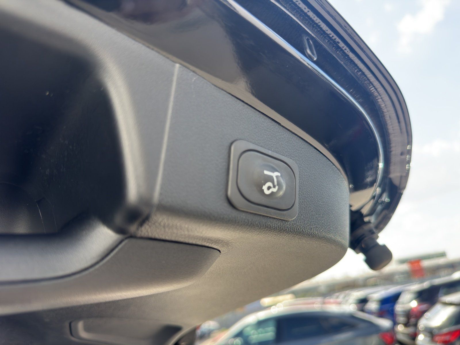 Fahrzeugabbildung Ford Focus 1.0 ST-Line X Aut./AHK/ACC/KAMERA/LED/NAVI