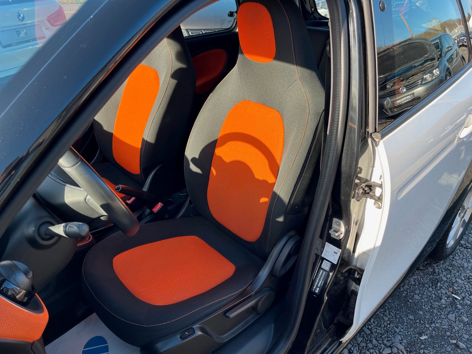 Fahrzeugabbildung Smart ForFour 1.0 passion 52kW Navi Klimaaut. Tempomat