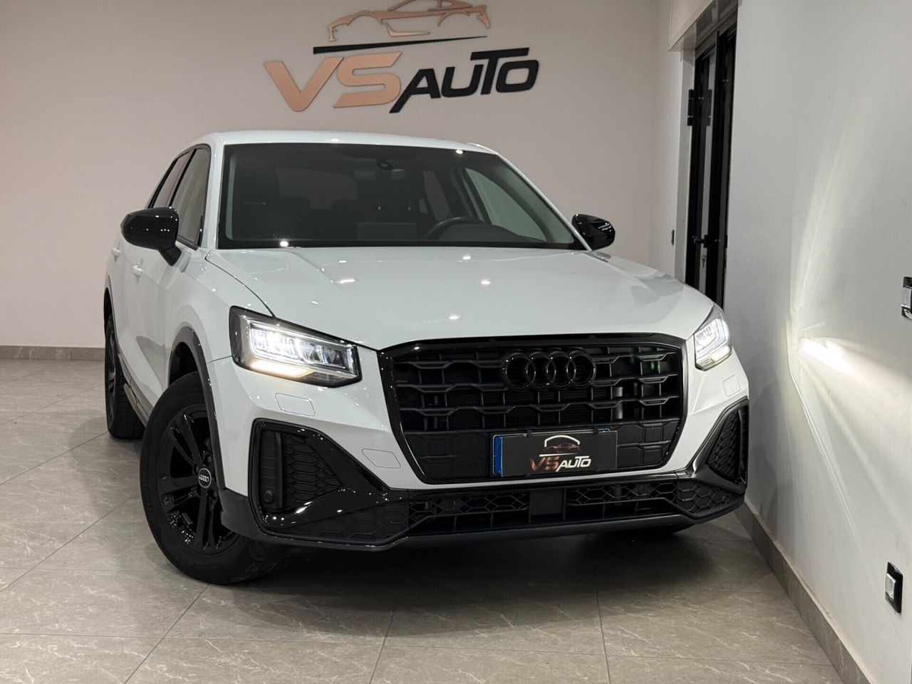 Audi Q2 30 TDI S tronic Identity Black