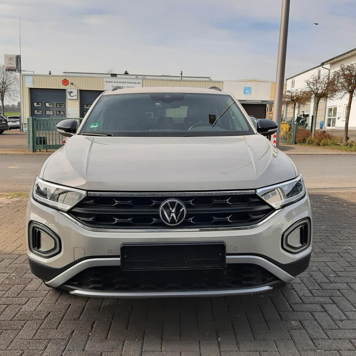 Volkswagen T-Roc 1,5TSI Autom. 18"Alu-Navi-Kamera-LED