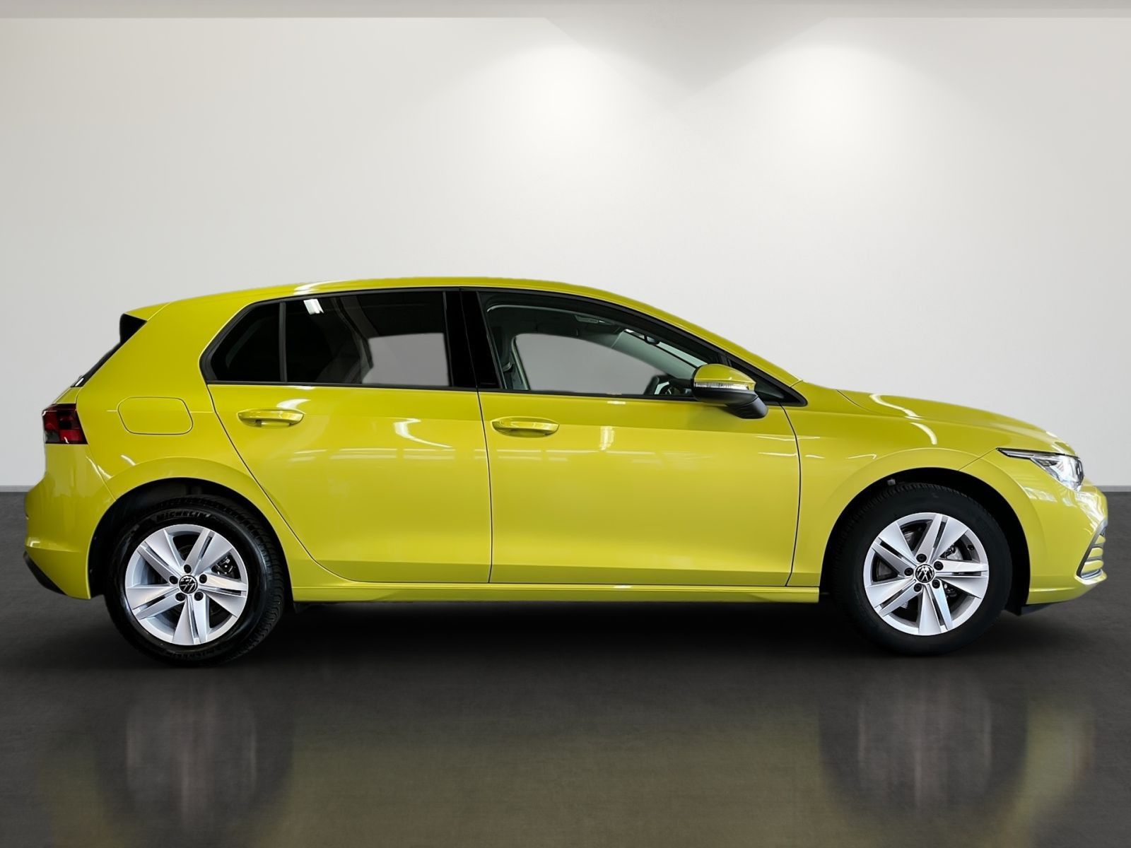 Volkswagen Golf VIII Life 1,0 eTSI DSG BusiPremiumPaket Nav foto 4