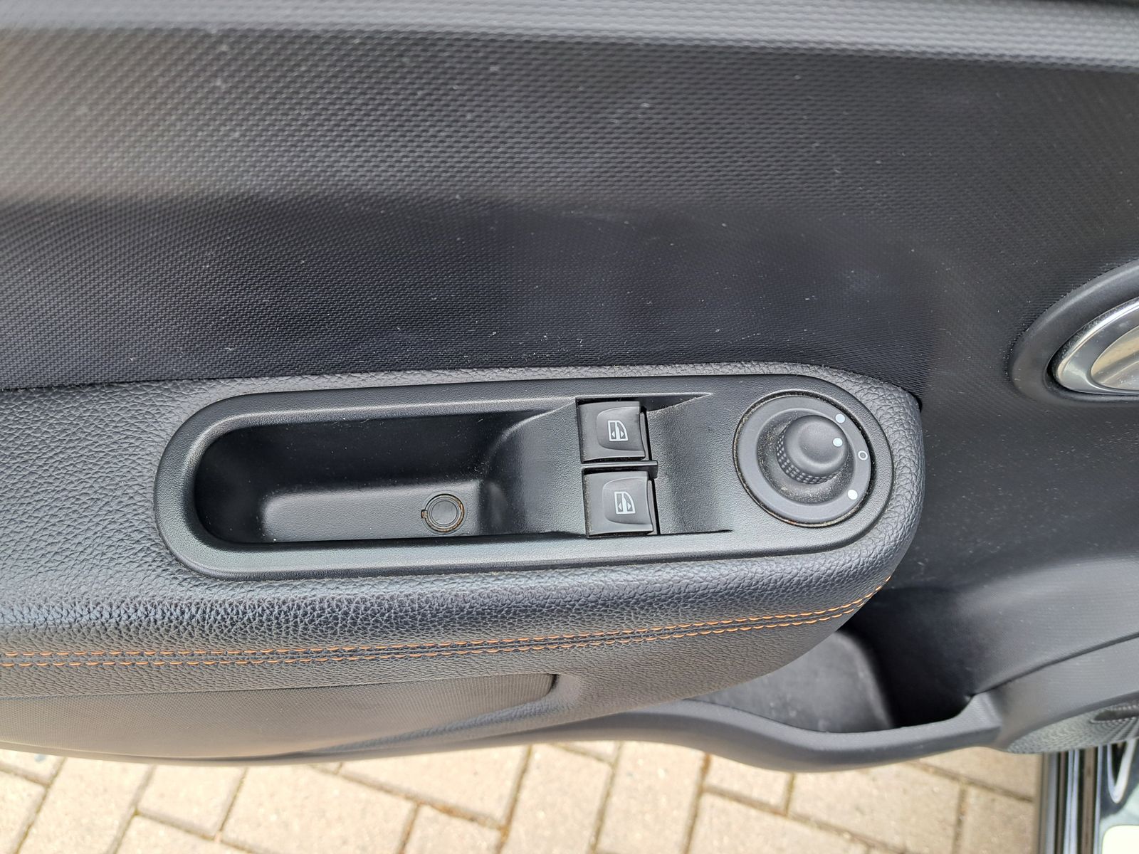 Fahrzeugabbildung Renault Twingo GT TCe 110 PS TEIL-LEDER SITZHEIZUNG ALU