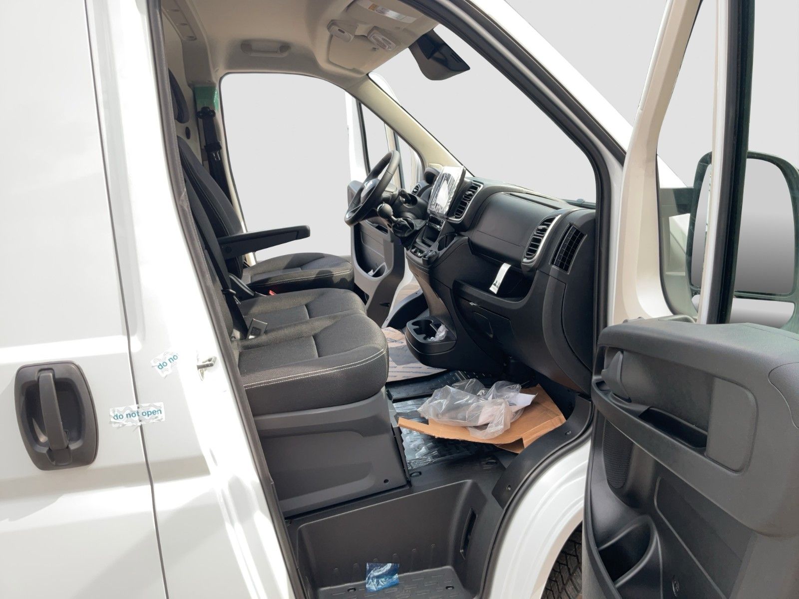 Fahrzeugabbildung Fiat Ducato L2H2 180 MJ Kamera Navi Schwingsitz