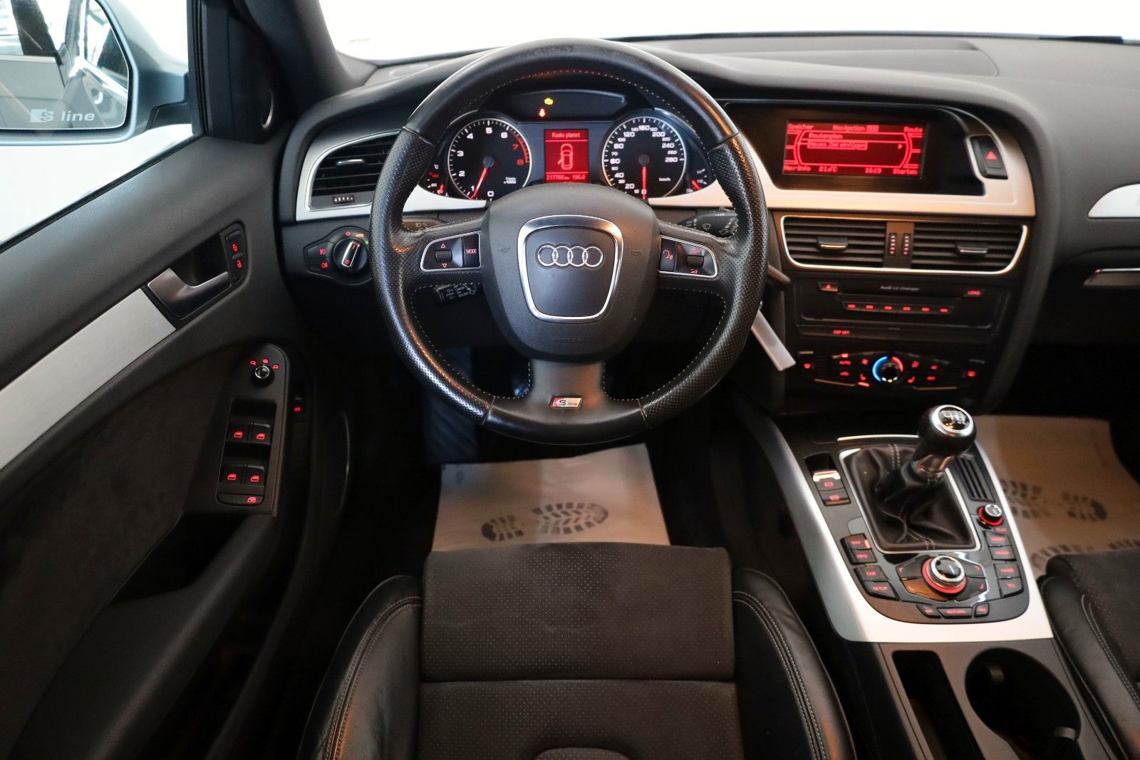 Fahrzeugabbildung Audi A4 Avant S line T.Leder,Navi,Xenon,SH.PDC
