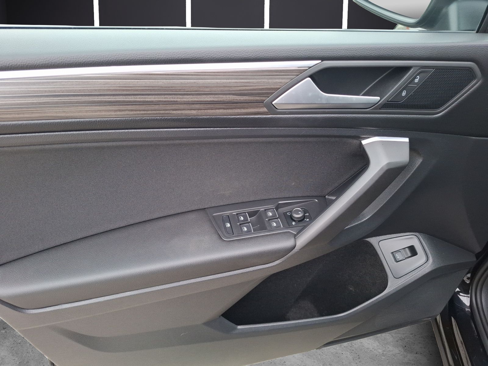 Fahrzeugabbildung Volkswagen Tiguan Allspace TDI Elegance DSG 4M Matrix Navi