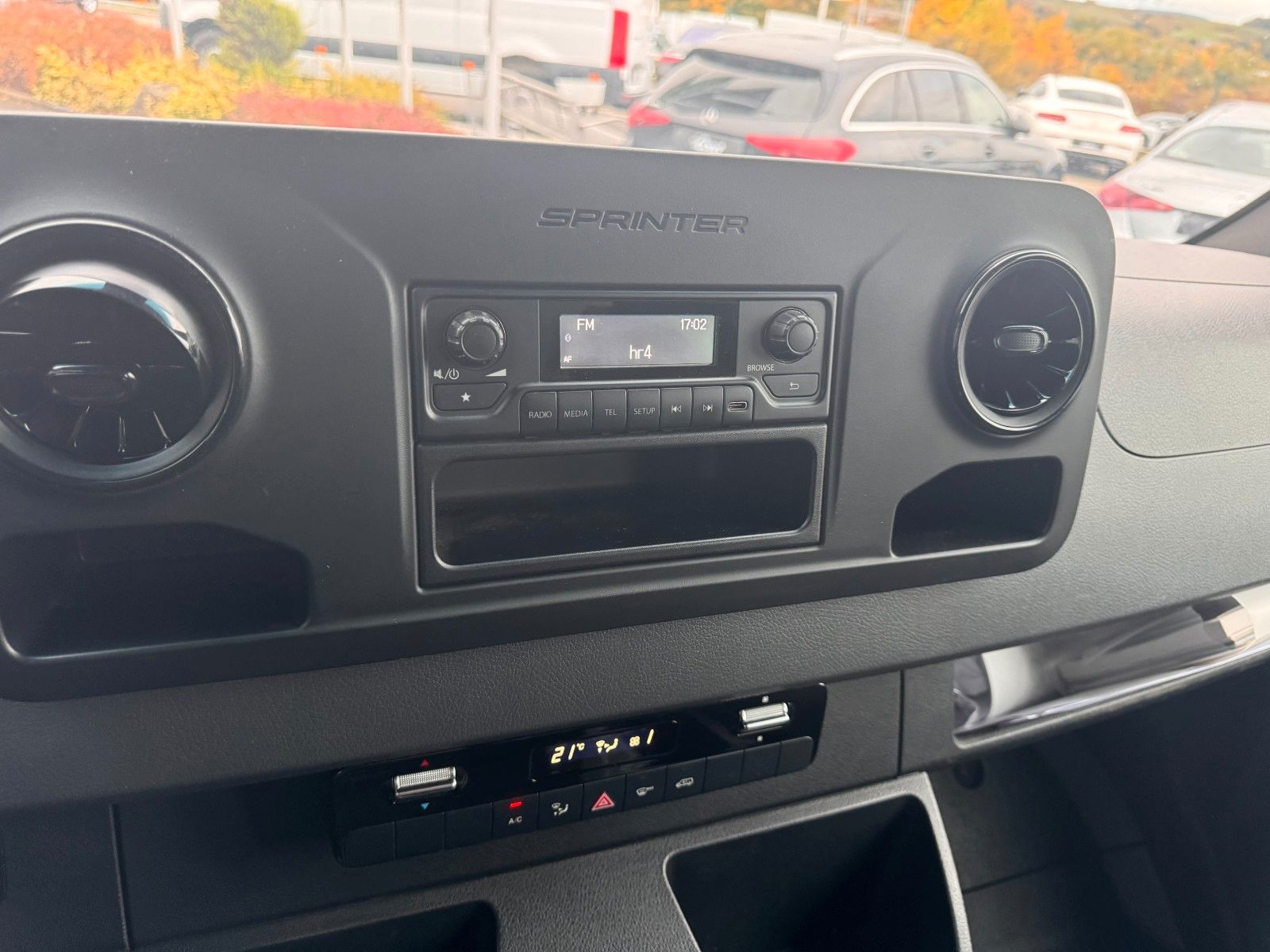 Fahrzeugabbildung Mercedes-Benz Sprinter 215 CDI DoKa 9G Klima AHK SHZ