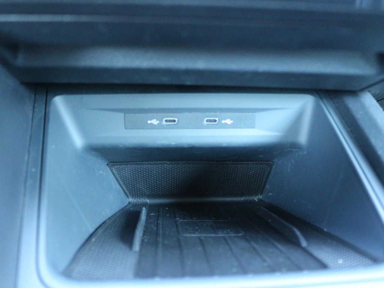 Fahrzeugabbildung CUPRA Formentor VZ e-Hybrid *Schwarz Matt foliert*