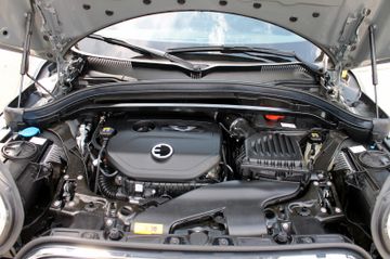 Fahrzeugabbildung MINI Cooper SE Countryman All 4 Steptr. LED PDC ACC