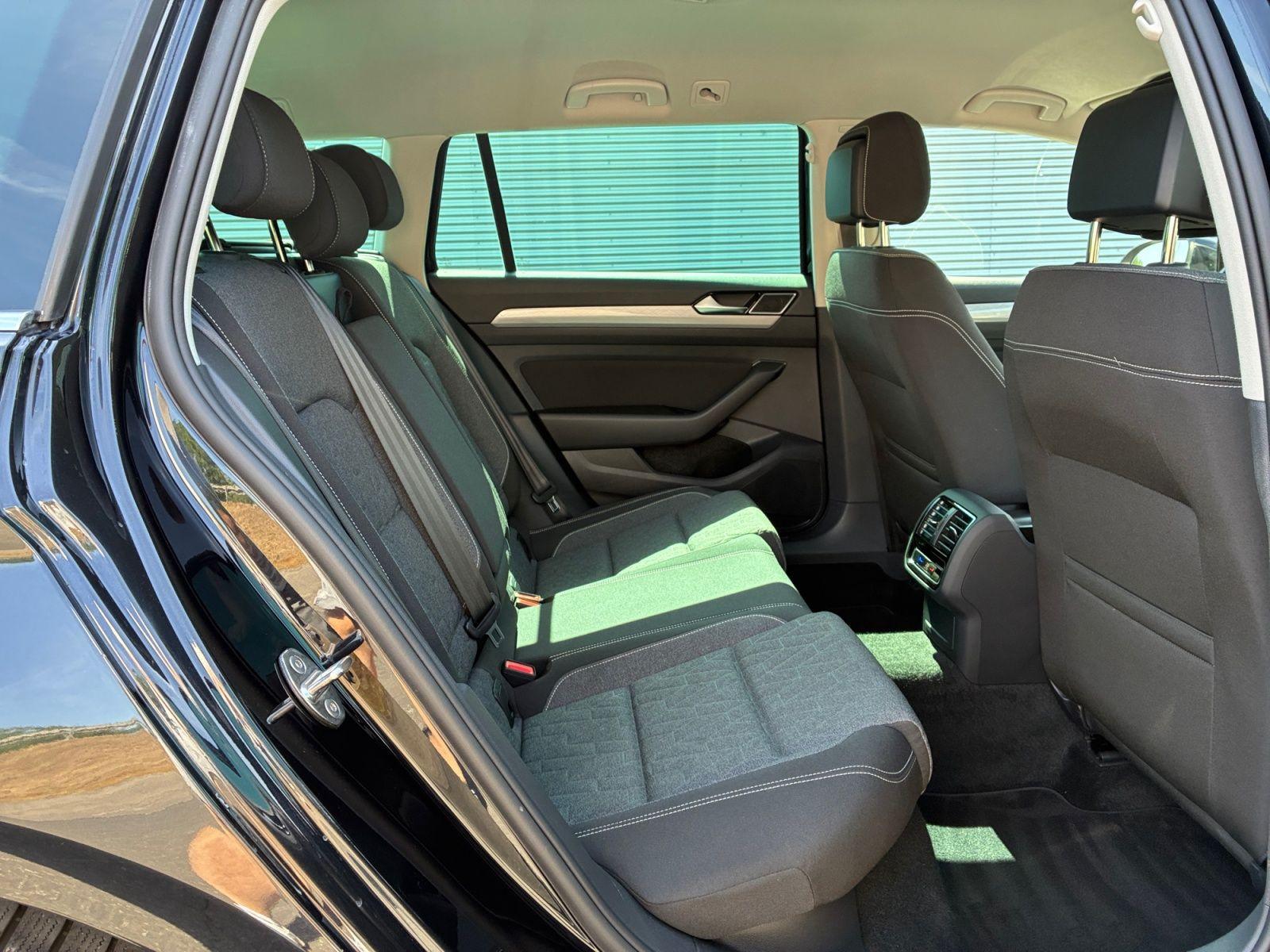 Volkswagen Passat Variant Business 1.5 TSI DSG / Navi, AHK