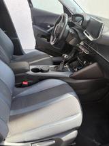 Peugeot 2008 PureTech 130 Active Active - Peugeot 2008 von privat