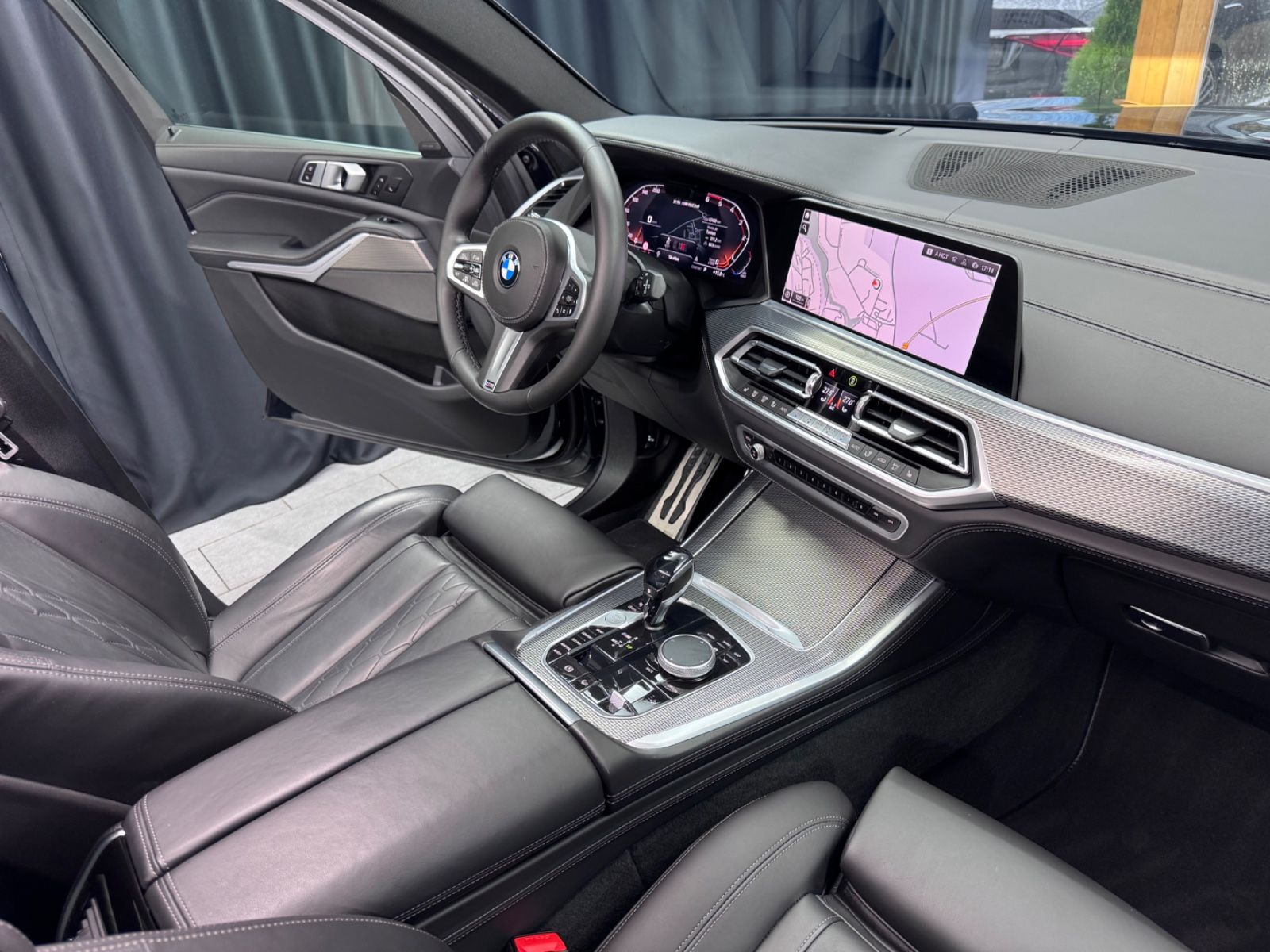 Fahrzeugabbildung BMW X5 M50d |LUFT|LASER|22-ZOLL|PANO|HEAD-UP|AHK