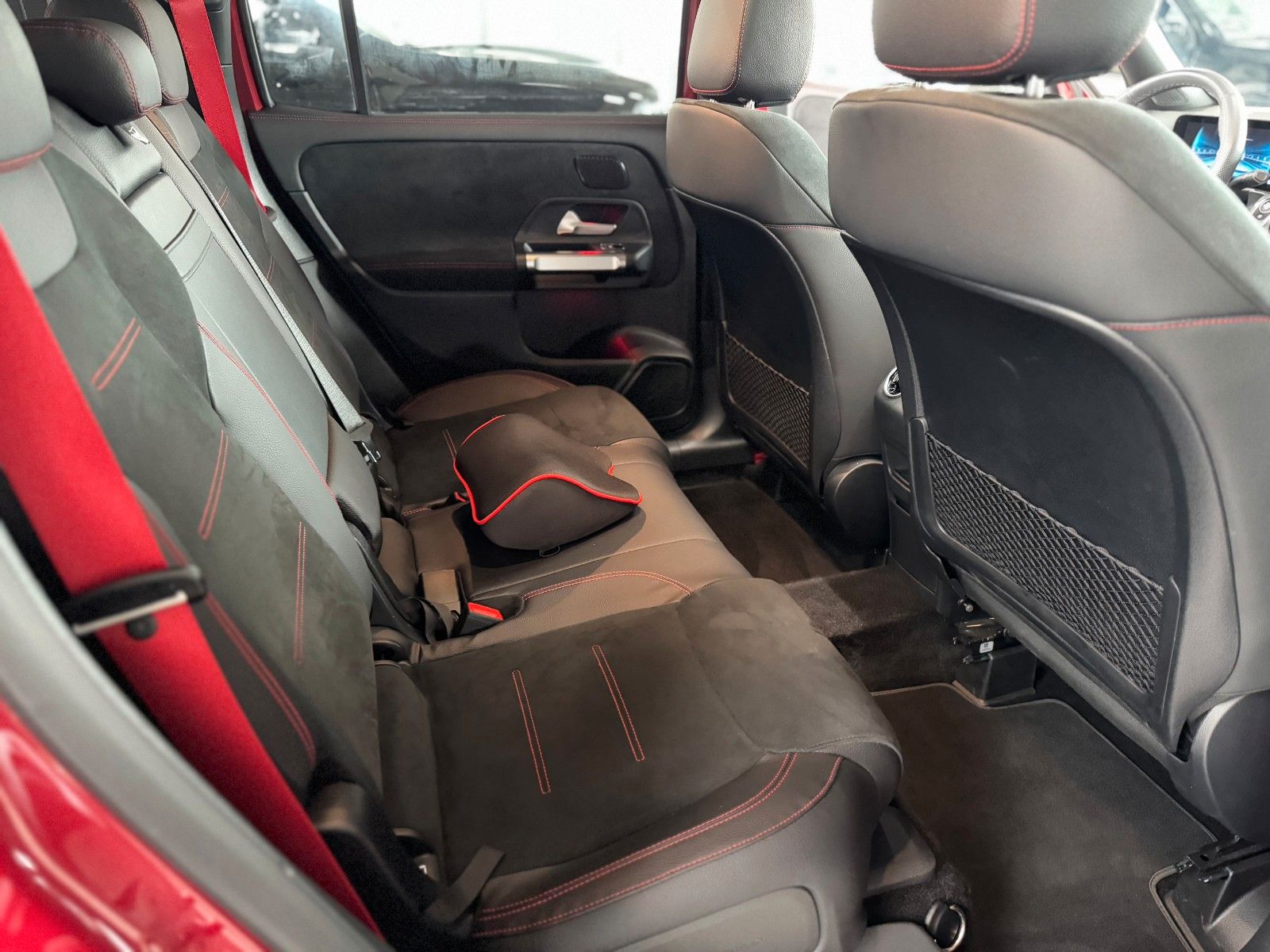 Fahrzeugabbildung Mercedes-Benz GLB 35 AMG 4Matic VOLL Night  MBUX AHK