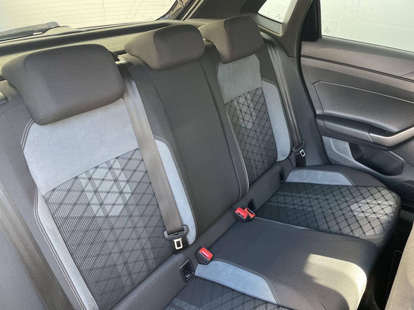 Polo 1.0 TSI DSG R-Line Pano/Kamera/ACC/App-Con.
