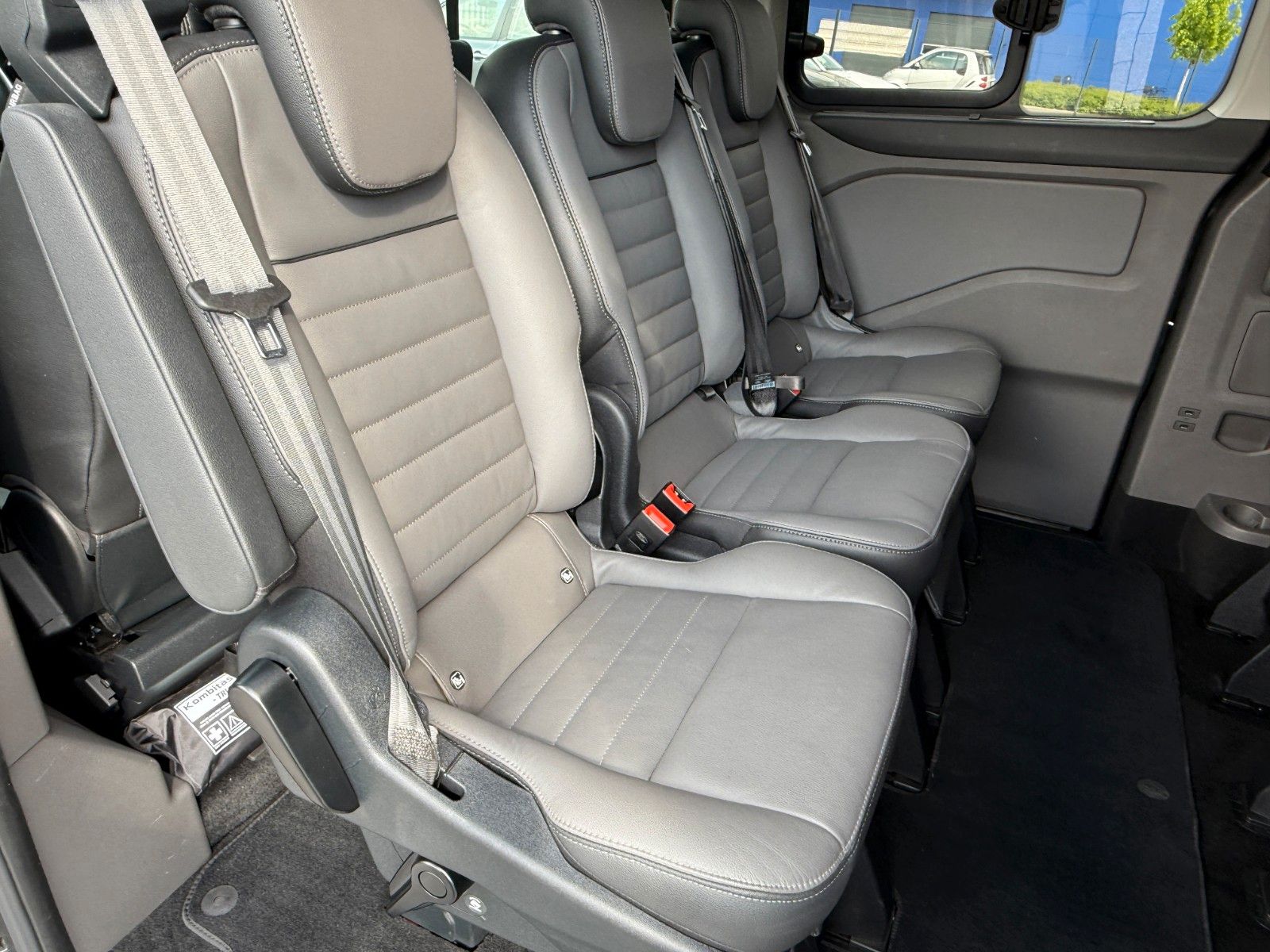 Fahrzeugabbildung Ford Transit/Tourneo Custom Kombi 320 L2 Tourneo Tita