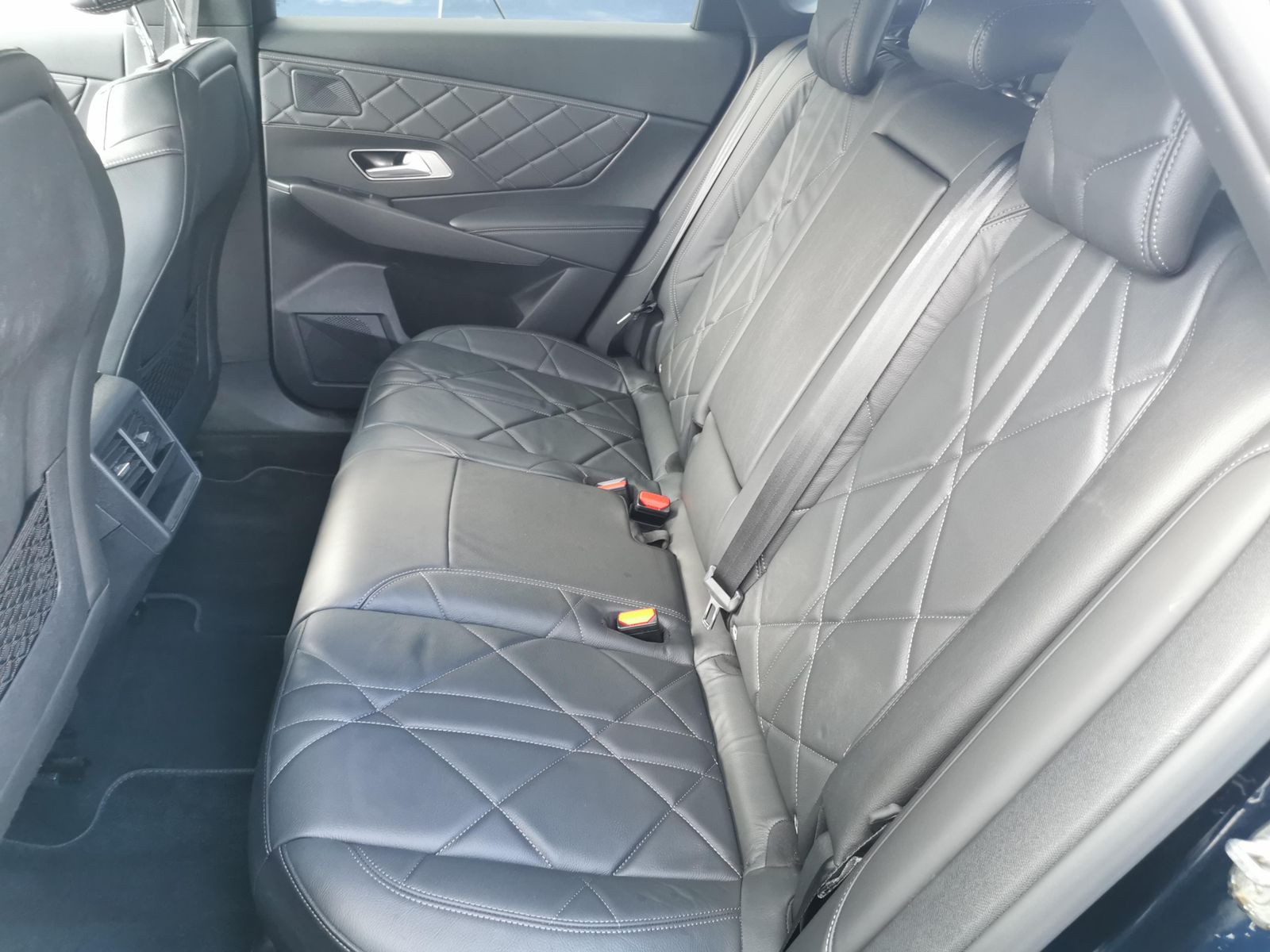 Fahrzeugabbildung DS Automobiles DS7 1.5 BlueHDi 130 FAP, Bastille+