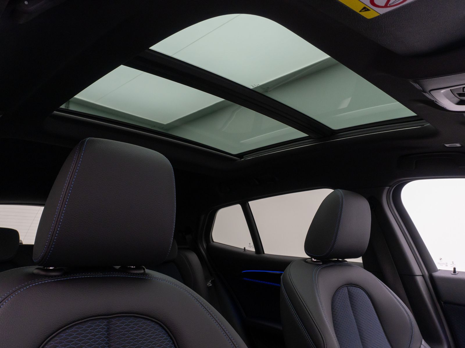 Fahrzeugabbildung BMW X2 sD20d M Sport HUD DAB Kamera HiFi Panoram 19"
