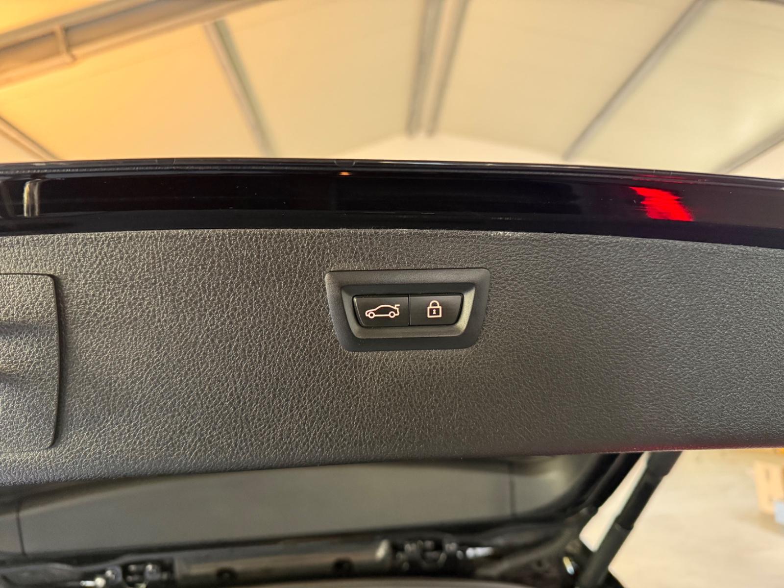BMW 320i Touring Advantage LED/Memory/HUD/Pano/ACC