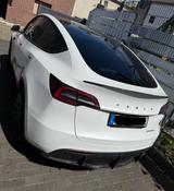 Tesla Model Y RWD Performance Optik* - Tesla Model Y in Köln
