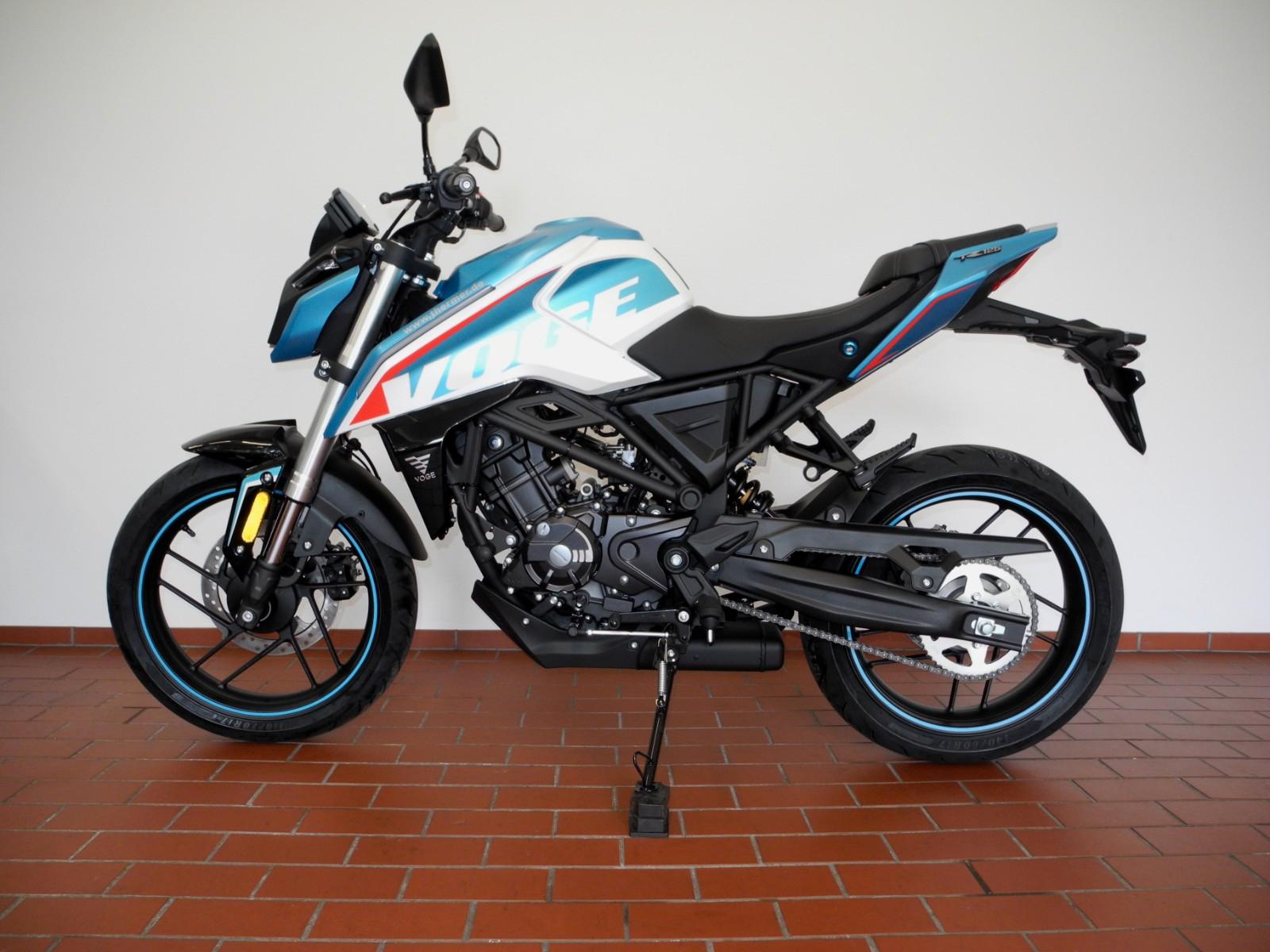 VOGE R 125 ABS, in weiß blau  lieferbar, Versand