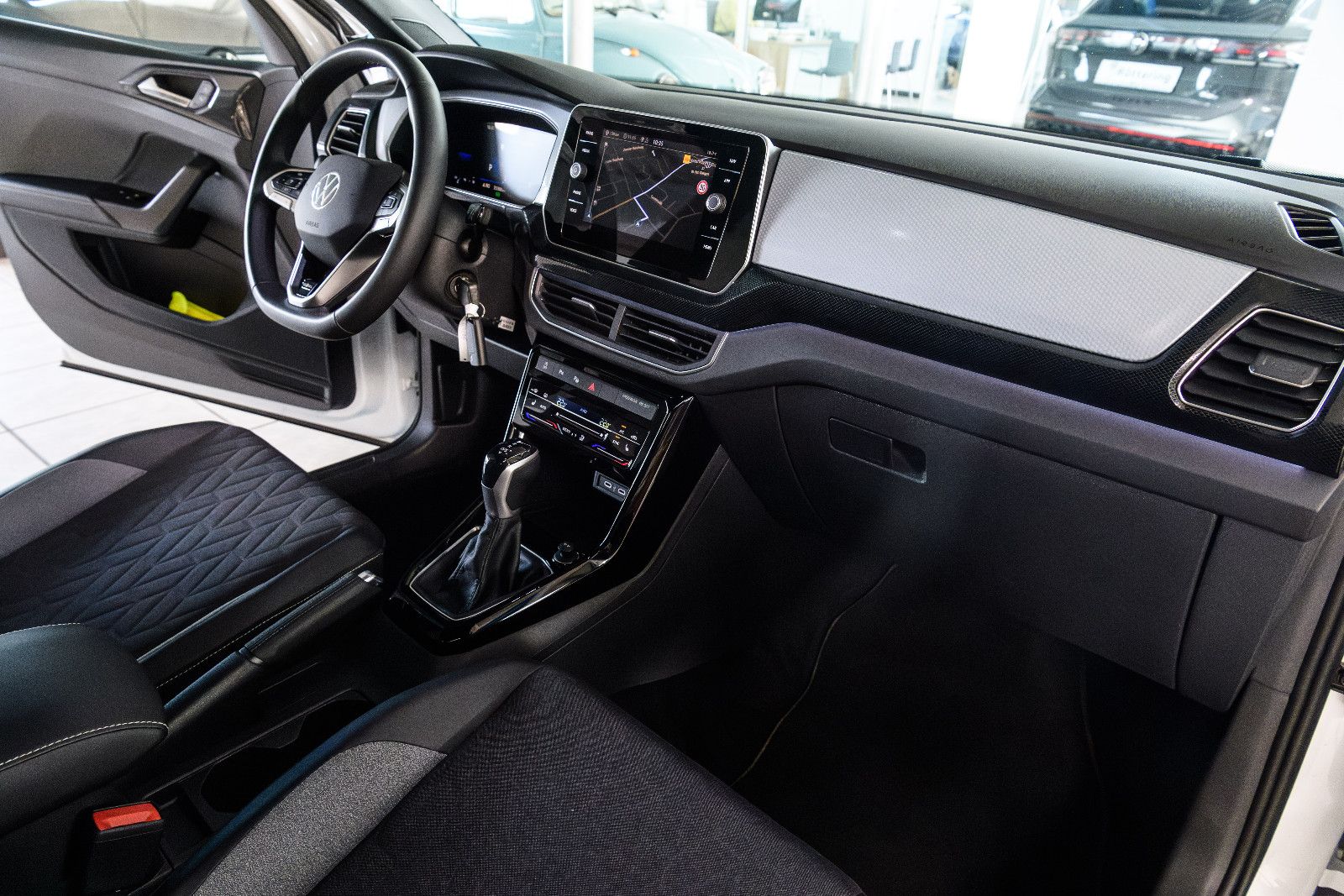 Fahrzeugabbildung Volkswagen T-Cross Goal 1.0 TSI DSG LED+AHK+NAV+ACC+APP+SHZ