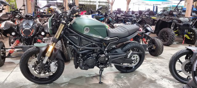 Benelli Leoncino 800