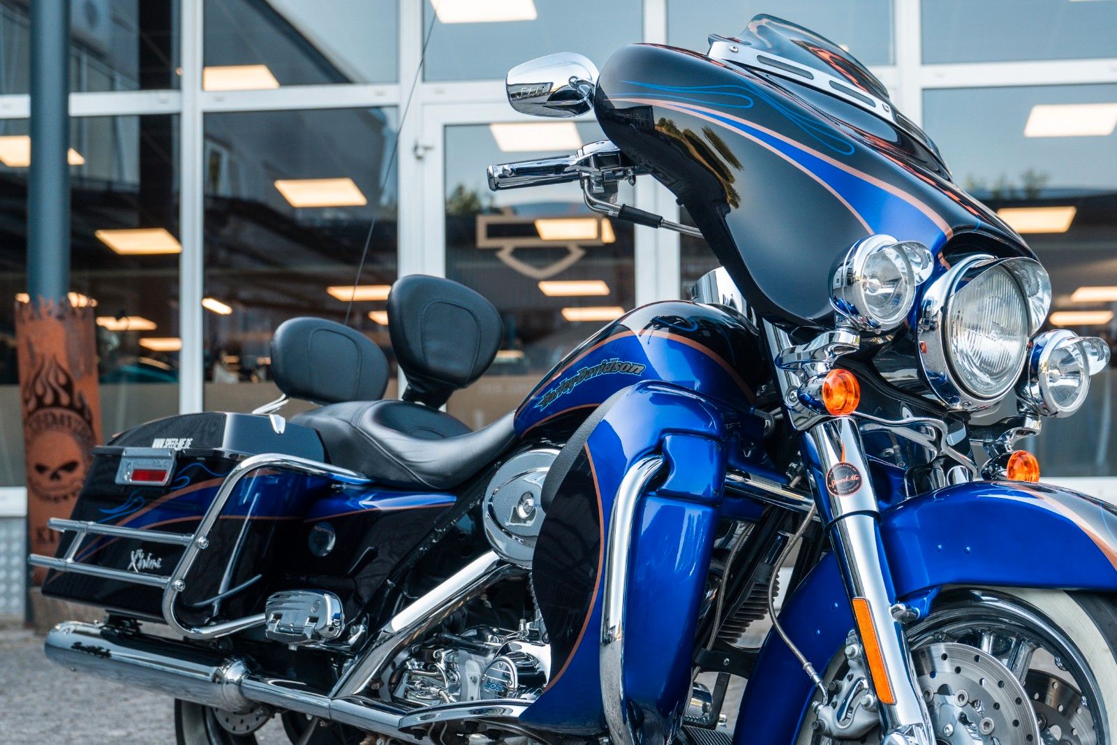 Fahrzeugabbildung Harley-Davidson FLHTCSE CVO Screamin Eagle E-Glide - Twin Cam