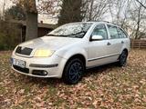 Skoda Škoda Fabia 1,4 Kombi mit Sitzheizung tüv ... - Skoda Fabia aus 2005: 1.4