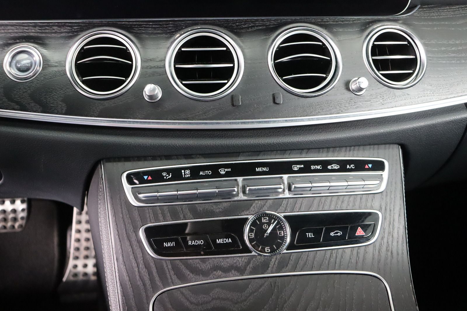 Fahrzeugabbildung Mercedes-Benz E 400 d 4Matic AMG-Paket * Multibeam * 360°